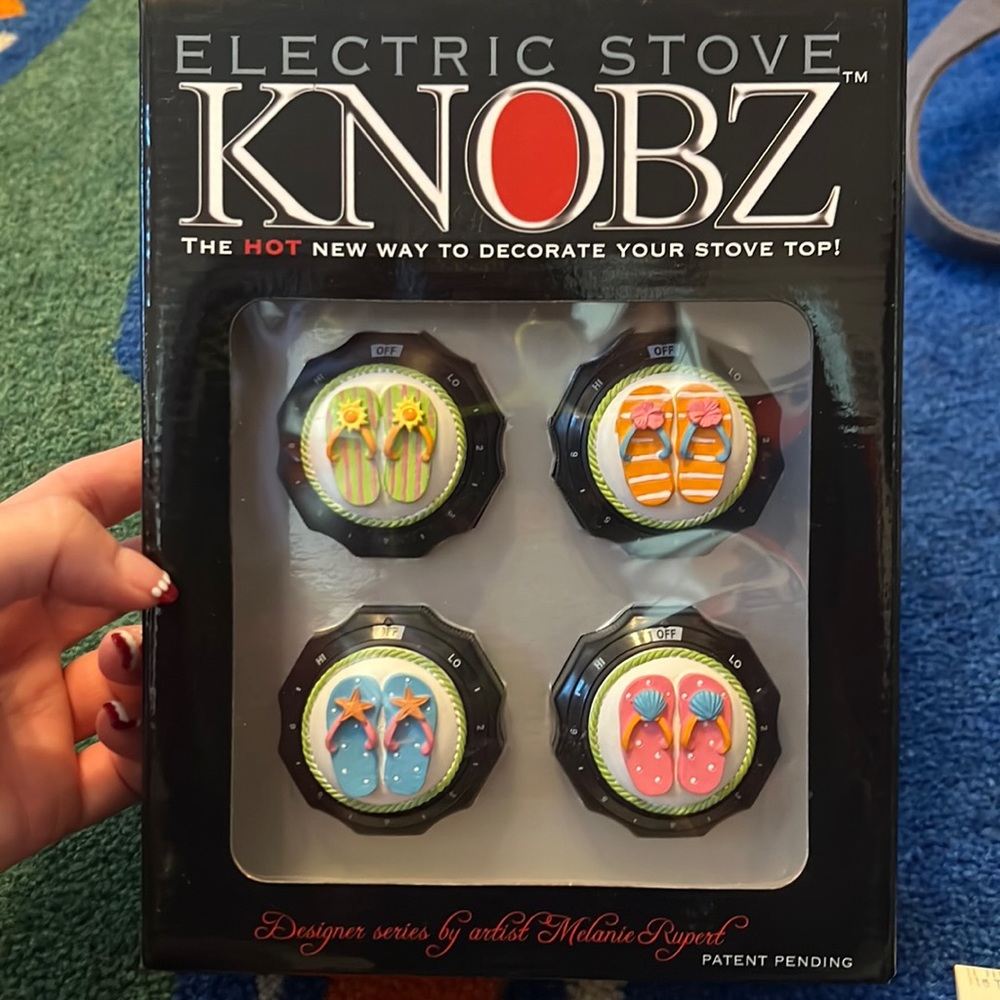 *NEW IN PACKAGE* Electric Stove Flip Flop design Black Knobz